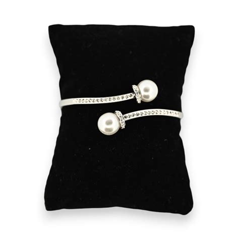 Rigid metal cuffs and rhinestone